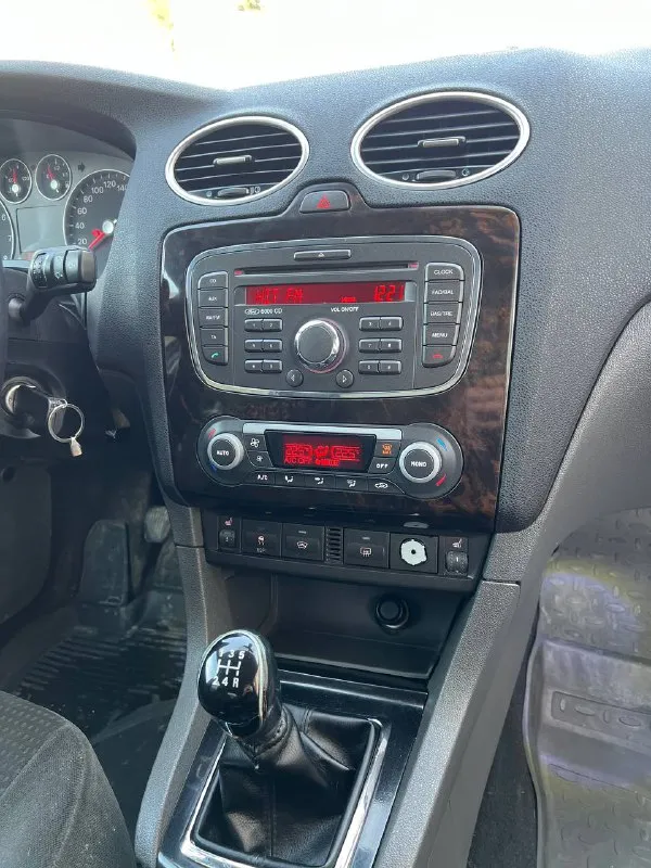 Продам ford focus 2 ghia переходной рестайлинг
Самая полная комплектация
Год: 2007
Двигатель 1.8 125лс
Родной пробег: 210т
Техника автомобиля без нареканий, обслужена, двигатель работает отлично, ходовая обслужена, кузов в очень достойном состоянии днище целое, все силовые части родные 6 подушек безопасности. По комплектации: двух-зонный климат, подогрев лобового, сидений, зеркал, круиз, датчик света и дождя, омыватели фар, esp стабилизация, подрулевое управлений музыкой, стеклоподьемники в круг, эл зеркала, центральный замок, бортовой компьютер! Автомобиль вложений не требует. Документы чистые
Торг есть
Цена: 550000
📍Мариуполь
📞+79496463727 - фотография - 9