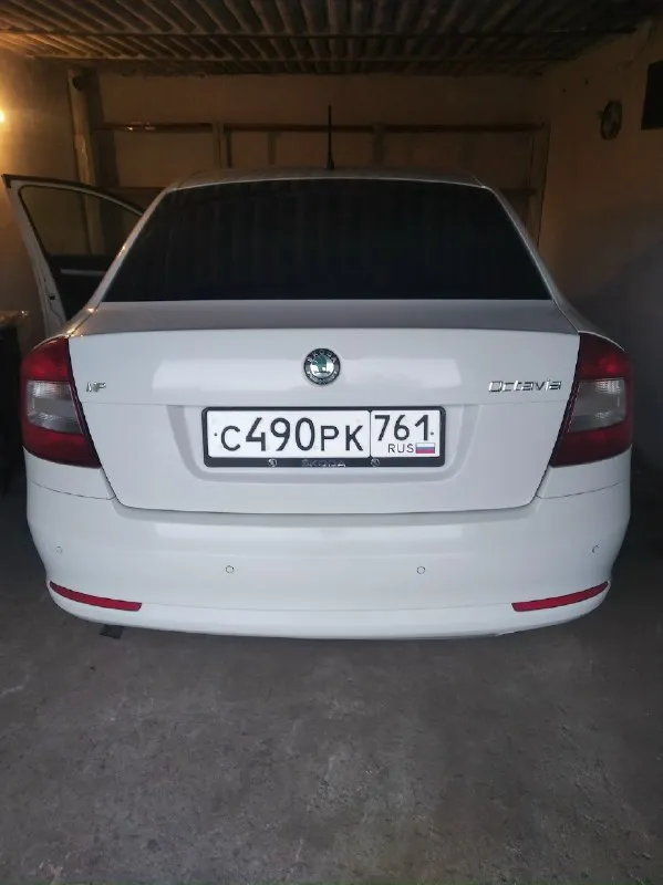 Продам skoda октавию 2012 г 1.6 мех, в родном окрасе, хорошая комплектация, пробег 180 тыс,2 ключа.940 тыс тел +79495123990
📞 Звоните: +7(949)5123990 - фотография - 3