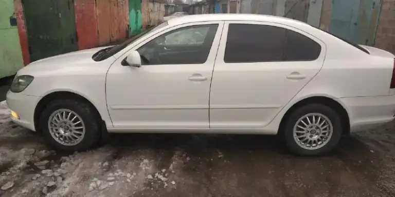 Продам skoda октавию 2012 г 1.6 мех, в родном окрасе, хорошая комплектация, пробег 180 тыс,2 ключа.940 тыс тел +79495123990
📞 Звоните: +7(949)5123990 - фотография - 4