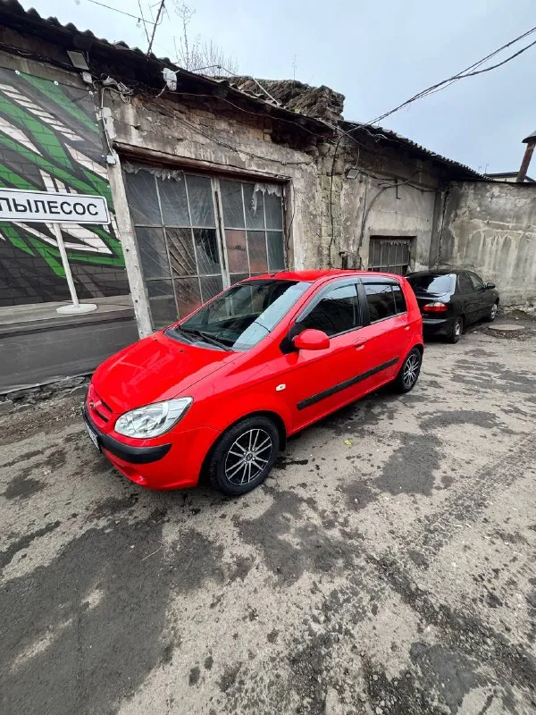 Продам hyundai getz 1.4 механика
Пробег 140тысяч родной
2006Г рестайлинг
В шикарном техническом состоянии! Авто не требует никаких вложений, мотор и коробка работают как надо.
Кузов для своих лет хорошем состоянии, пороги и днище без коррозии. Уже на зимней резине
Заменил: масло и фильтра в двс, кпп.
Ремни грм, гур, кондиционера, генератора, помпа.
Новый антифриз(промывали систему)
Вся подвеска обслужена.
Авто после замены не проехало еще 1000 км
По комплектации
Подогревы сидений, регулировка зеркал, стеклоподъемники, кондиционер, андроид планшет (новый), противотуманки.
Состояние салона как новое!
Цена 490 т. Р. Торг у капота осмотр макеевка
+79493359273 - фотография - 1