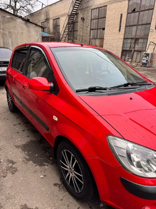 Продам hyundai getz 1.4 механика
Пробег 140тысяч родной
2006Г рестайлинг
В шикарном техническом состоянии! Авто не требует никаких вложений, мотор и коробка работают как надо.
Кузов для своих лет хорошем состоянии, пороги и днище без коррозии. Уже на зимней резине
Заменил: масло и фильтра в двс, кпп.
Ремни грм, гур, кондиционера, генератора, помпа.
Новый антифриз(промывали систему)
Вся подвеска обслужена.
Авто после замены не проехало еще 1000 км
По комплектации
Подогревы сидений, регулировка зеркал, стеклоподъемники, кондиционер, андроид планшет (новый), противотуманки.
Состояние салона как новое!
Цена 490 т. Р. Торг у капота осмотр макеевка
+79493359273 - фотография - 4