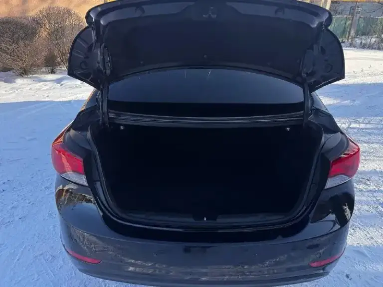 Продам hyundai elantra 2015 года. 1 хозяин, брал с салона! 1.6 коробка автомат 187. Тыс родного пробега!!! Чистый кореец машина полностью в родной краске. Все стекла родные! Обслуживалась с момента покупки на одном сервисе! Двигатель без нареканий, масло менялось каждые 6 тыс. Км! Коробка без нареканий! Комплектация: мультируль, электро зеркала, 4 стеклоподъёмника, кондиционер холодит хорошо, подогрев сидений, бортовой компьютер, экран, туманки, led-фары, круиз контроль салон в очень хорошем состоянии! Резина 2 комплекта новые. Гаражное хранение цена 1 250 000 руб. Телефон +7 949 50 999 58
📞 Звоните: +7(949)5099958 - фотография - 9