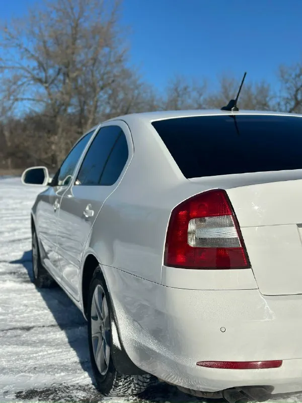 Продам skoda октавия а5 1.8 tsi, год 2013.в очень хорошем состоянии, автомобиль без дтп, пробег 167.000 тыс, без гнили, ржавчины, полностью обслужена, и обработана. Резина michelin хорошая (лето), зимняя новая, ходовая на отлично. Недавно было сделано то(заменили тех. Жидкости и фильтра), едет бодро, кпп 6-ти ступенчатый aisin, двигатель работает тихо. 2500 тысячи назад был сделан капитальный ремонт двигателя, запчасти ставились хорошие и дорогие, не этом не жалел, было вложено более 300 тысяч. По электрике все работает, ошибок нет. Гаражное хранение, в машине не курили, салон чистый. Состояние - сел и поехал. Центральный замок, сигнализация, доводчики всех стекол, авто свет, датчик дождя, климат, круиз, мультируль, хорошая мультимедиа, хорошая магнитола, подогревы передних и задних сидений,2 комплекта ключей, сервисная книжка. Цена: 1 200 000 рублей, звонить по номеру телефона: +79494172093
📞 Звоните: +7(949)4172093 - фотография - 5