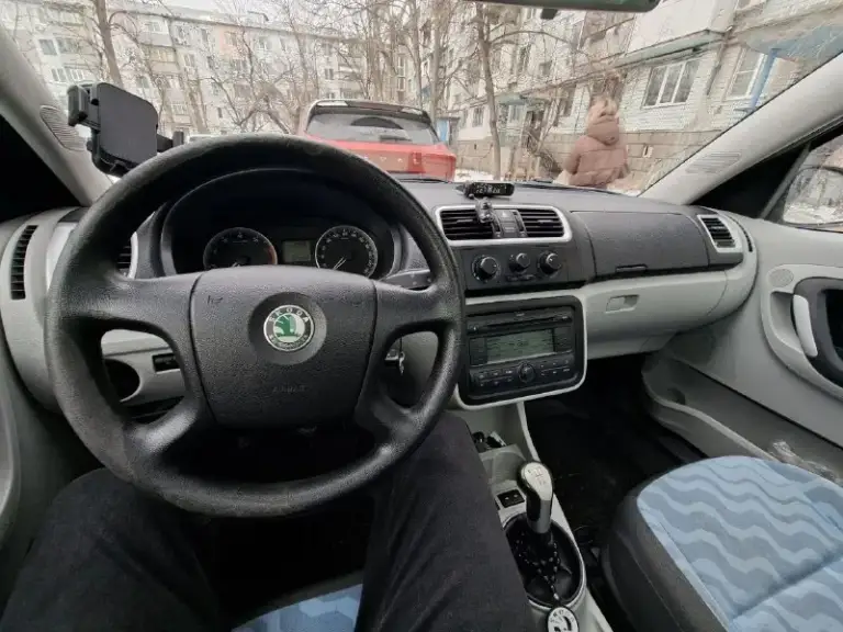 Автор: продам skoda roomster ( skoda румстер) 2008 год бензин 1.6 пробег 287000 технически в отличном состоянии. Хорошая семейная и рабочая машина. Владею авто более трех лет. Есть панорама. Имеются моменты по кузову. Продаю в связи с покупкой нового автомобиля. Г. Харцызск цена 650 тысяч. Торг. +79595120374 +79493089744.. ???наш телеграм канал [ бесплатное размещение за репост??? Правила сообщества [ мы в мах [ [
📞 Звоните: +7(949)3089744 - фотография - 4
