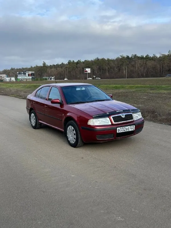 Skoda octavia tour в идеальном состоянии! 2 хозяина за всю историю.
Автотека зелёная ✅
Пробег составляет 244 тысяч километров(оригинал подтверждённый автотекой). Птс оригинал. Кузов не участвовал в дтп и полностью оцинкован.
Установлен газ евро-4 пропан! (зарегистрирован в птс)

Недавно было проведено полное техническое обслуживание с заменой грм, помпы, масла, фильтров и свечей.

Двигатель работает как часы — тихо и без расхода масла. Механическая коробка передач переключается мягко и легко, а ходовая часть не издаёт никаких стуков, стоит новая резина r 15.

В комплектацию входят кондиционер, стеклоподъёмники, подогрев сидений, бортовой компьютер, гидроусилитель руля, подушки безопасности airbag, abs, и заводская сигнализация.

Кузов не имеет ржавчины и гнили

Салон в отличном состоянии — чистый и опрятный. Документы в полном порядке. Возможны любые виды оформления. Техосмотр пройден. Осмотр проводился в донецке.
Цена:560.000₽
Т+79494355183 - фотография - 2