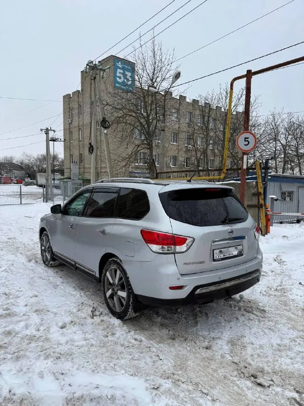 Продам nissan pathfinder 2014 года выпуска, 3,5 (4wd)

Надежный 7-местный внедорожник.
Двигатель и коробка передач работают безупречно. Масло не расходует коробка новая, контрактная.
Кузов весь в родной краске. Гнили нет.
По ходовой части ничего не стучит, не гремит. Кожаный салон.
Максимальная комплектация.
Тел: 79493150468 андрей, 79497450045 юлия.
Цена: 1670 000. Небольшой торг уместен у капота. - фотография - 3