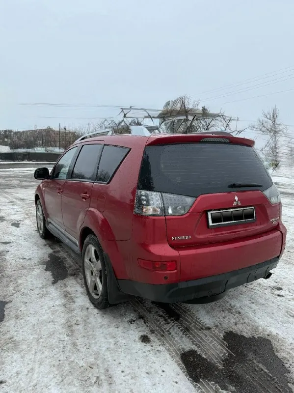 Продается срочно авто 💥
Продается mitsubishi outlander 2008 года,
222 000 Км пробег
Автомобиль в отличном состоянии, хорошо обслуживался.
Собственник!
Основные характеристики:
- Двигатель 2.4 л, мощность 170 л. С.
- Коробка автомат cvt
- Полный привод для уверенности на любых дорогах.
- Климат-контроль для комфорта в любую погоду, обслужен 01.05.2025 полностью вся система, залит новый фреон.
- 2-Х ступенчатый подогрев передних сидений
- Круиз контроль, авто складывание зеркал
- Сигнализация с автозапуском для удобства и безопасности.
- Доводчики стекол и все остальное!
- Камера заднего вида и парктроники для легкой парковки.
- В комплекте два комплекта резины (летняя и зимняя) и два ключа, сервисная книжка
Цена 945 000 руб
Торг у капота!
Автомобиль готов к эксплуатации, вложений никаких не требуется!
Звоните все расскажу более подробнее.
Тел. 7 904 448 38 13 телеграм или набирайте

📞 Звоните: +7(904)4483813 - фотография - 4
