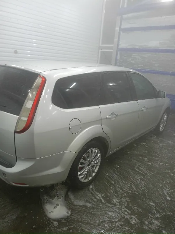 Здравствуйте продам автомобиль ford focus 2 2010 года рестайлинг объём двигателя 1,6 бензин двигатель в отличном состоянии не дымит не троит не тарахтит походовке вопросов нет не стучит не скрипит автомобиль на местном учёте я хозяин автомобили не гнилой в нормальном хорошем состоянии на шестнадцатых дисках зимняя резина новая коробка тоже не хрустит не выбивает переключается мягко на автомобиле неплохая музыка стоит саб четыре колонки истратки два усилка автомобиль находится в макеевке цена данного авто 600 т ру плюс торг а остальные вопросы по номеру телефона +79495068863 звоните в любое время
📞 Звоните: +7(949)5068863 - фотография - 1