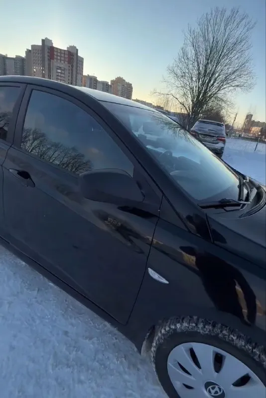 Hyundai solaris 2012г
Пробег родной реальный:190 т
Автотека:зеленая!!!
Комплектация active: 4 стеклоподъемника, бортовой компьютер, кондиционер, подогрев сидений, мульти руль и еще много всего другого!
Мотор работает идеально! Без посторонних звуков,
Ходовая на 5+ не чего не стучит не гремит.
По кузову просто красавец!! Нет сколов нет царапин и остальных других минусов.
В такси не когда не был по автотеки 1 хозяина! Пробег не был скручен!!
Цена:710₽
Звоните по номеру +79494673137 - фотография - 5