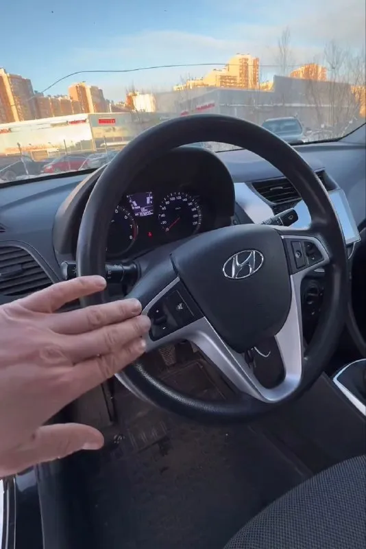 Hyundai solaris 2012г
Пробег родной реальный:190 т
Автотека:зеленая!!!
Комплектация active: 4 стеклоподъемника, бортовой компьютер, кондиционер, подогрев сидений, мульти руль и еще много всего другого!
Мотор работает идеально! Без посторонних звуков,
Ходовая на 5+ не чего не стучит не гремит.
По кузову просто красавец!! Нет сколов нет царапин и остальных других минусов.
В такси не когда не был по автотеки 1 хозяина! Пробег не был скручен!!
Цена:710₽
Звоните по номеру +79494673137 - фотография - 8