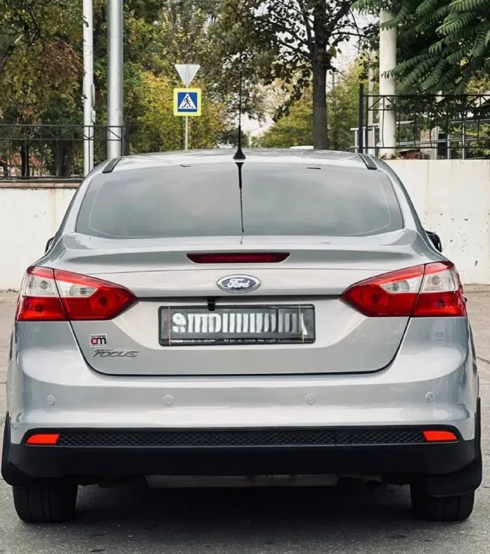 Продам: ford focus год: 2012 объем: 1.6 коробка: автомат привод: передний пробег: 230.000 км комплектация: регулировка руля по вылету и высоте, мультифункциональное рулевое колесо, круиз-контроль, климат-контроль, защита картера, регулировка, подогрев сидений, обогрев зеркал, андроид мультимедия с aux, usb, bluetooth, противотуманные фары, отделка кожей рулевого колеса, система помощи при парковке (камера заднего вида), тканевый салон в ухоженном состоянии, abs, штатный иммобилайзер, esp, электропривод зеркал, розетка 12v, штатная сигнализация, датчик света, дождя. Автомобиль полностью обслужен и юридически чист без штрафов, залогов и запретов. Цена: 800 к +79494308513
📞 Звоните: +7(949)4308513 - фотография - 3