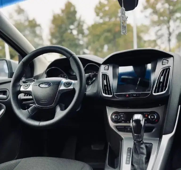 Продам: ford focus год: 2012 объем: 1.6 коробка: автомат привод: передний пробег: 230.000 км комплектация: регулировка руля по вылету и высоте, мультифункциональное рулевое колесо, круиз-контроль, климат-контроль, защита картера, регулировка, подогрев сидений, обогрев зеркал, андроид мультимедия с aux, usb, bluetooth, противотуманные фары, отделка кожей рулевого колеса, система помощи при парковке (камера заднего вида), тканевый салон в ухоженном состоянии, abs, штатный иммобилайзер, esp, электропривод зеркал, розетка 12v, штатная сигнализация, датчик света, дождя. Автомобиль полностью обслужен и юридически чист без штрафов, залогов и запретов. Цена: 800 к +79494308513
📞 Звоните: +7(949)4308513 - фотография - 8