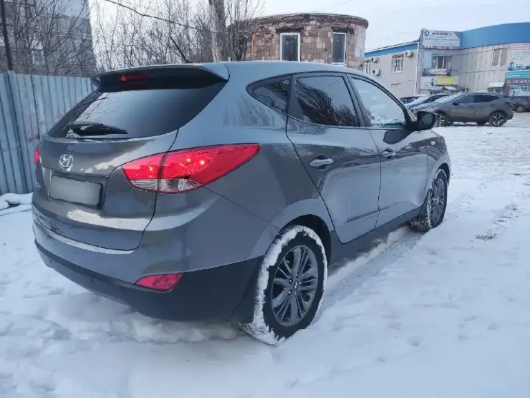 Hyundai ix35
Год выпуска - 2015.
Пробег - 145.100км.
Двигатель - 2.0 бензин.
Кпп-автоматическая aisin.
Автомобиль в прекрасном состоянии пробег 145.100 оригинальный 💯% мотор работает как часики масло не расходует без нареканий ходовая часть плотная без посторонних шумов едет бодро свеже установлено последнего поколение зарегистрировано в мрэо кузов без вмятин и царапин дно пороги стаканы все целое чистый опрятный салон хорошая комплектация подогрев всех сидений зеркал/заднего стекла 2х зонный климат контроль эл зеркала
4Эл стеклоподъёмники мульти руль круиз контроль датчик света/дождя abs ebd esp и. Т. Д юридически кристально чист 2 собственника 2 ключа любое оформление в мрэо учёт рф цена 1.320т. Р осмотр г донецк
+79494937644
.
📞 Звоните: +7(949)4937644 - фотография - 4
