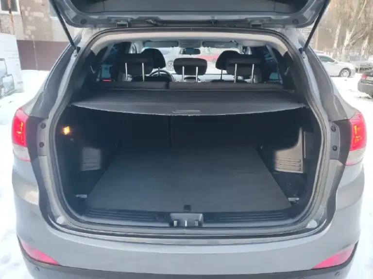 Hyundai ix35
Год выпуска - 2015.
Пробег - 145.100км.
Двигатель - 2.0 бензин.
Кпп-автоматическая aisin.
Автомобиль в прекрасном состоянии пробег 145.100 оригинальный 💯% мотор работает как часики масло не расходует без нареканий ходовая часть плотная без посторонних шумов едет бодро свеже установлено последнего поколение зарегистрировано в мрэо кузов без вмятин и царапин дно пороги стаканы все целое чистый опрятный салон хорошая комплектация подогрев всех сидений зеркал/заднего стекла 2х зонный климат контроль эл зеркала
4Эл стеклоподъёмники мульти руль круиз контроль датчик света/дождя abs ebd esp и. Т. Д юридически кристально чист 2 собственника 2 ключа любое оформление в мрэо учёт рф цена 1.320т. Р осмотр г донецк
+79494937644
.
📞 Звоните: +7(949)4937644 - фотография - 9