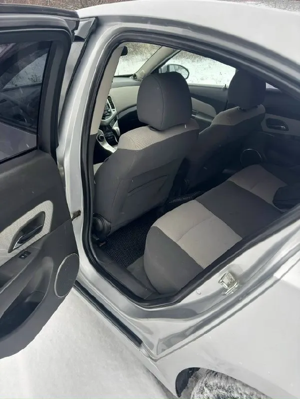 Chevrolet cruze 2009 1.6 бензин автомат цена 499 тыс рублей торг символический ✅я собственник, пробег 152 тыс двигатель 1.6 работает отлично 112 л. С (масло не ест) коробка передач автомат без нареканий. Ходовая более менее, салон чистый и ухоженный! Кузов в достойном состоянии (оцинкованный) комплектация: полный электра пакет, кондиционер, полный бортовой компьютер, подогрев сидений, планшет с навигацией, хорошая музыка, мульти-руль, юридически чистая. Уже на 180 учете доки на фото макеевка район пушка +79498558051 vin : kl1ja69e9ak506690 возможно выгодный обмен с вашей доплатой на обмен цена дороже
📞 Звоните: +7(949)8558051 - фотография - 8