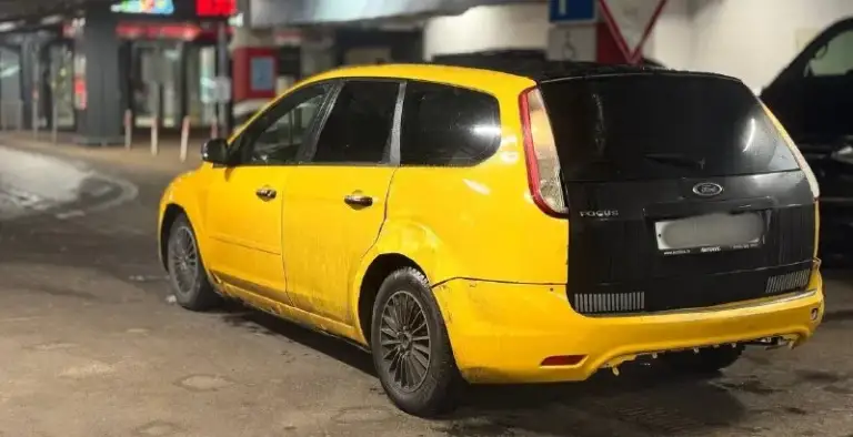 Автор: ford focus 2011г рестайлинг, на идеальном ходу, на кристально чистых документах, на 180 регионе тех осмотр пройден в этом году, сел поехал, оценка 350+, вин целый читается мотор 1.6 в отличном состоянии, работает ровно, тихо, масла расхода нет, не дымит, не протраивает коробка отлично все передачи переключает тормоза огонь электрика вся рабочая, печка, свет, дворники и остальное ходовка вся на месте, подвеска в хорошем состоянии, кочки кушает мягко все двери открываются закрываются. Кузов на фото. В целом, уверенная неприхотливая машина на каждый день, обслуживание копейки, ломаться нечему, безумно надёжный аппарат, сейчас в состоянии сел-поехал, всё работает как положено все документы на руках, юридически кристально чистый автомобиль без штрафов/ограничений/обременений, на учёте стоит, можно переоформить, вин целый читается. Цена 280 000 торг. Осмотр иловайск. По всем вопросам обращайтесь по телефону: +7 949 038-65-13 владимир. . ???наш телеграм канал [ бесплатн
📞 Звоните: +7(949)0386513 - фотография - 4