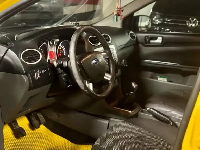 Автор: ford focus 2011г рестайлинг, на идеальном ходу, на кристально чистых документах, на 180 регионе тех осмотр пройден в этом году, сел поехал, оценка 350+, вин целый читается мотор 1.6 в отличном состоянии, работает ровно, тихо, масла расхода нет, не дымит, не протраивает коробка отлично все передачи переключает тормоза огонь электрика вся рабочая, печка, свет, дворники и остальное ходовка вся на месте, подвеска в хорошем состоянии, кочки кушает мягко все двери открываются закрываются. Кузов на фото. В целом, уверенная неприхотливая машина на каждый день, обслуживание копейки, ломаться нечему, безумно надёжный аппарат, сейчас в состоянии сел-поехал, всё работает как положено все документы на руках, юридически кристально чистый автомобиль без штрафов/ограничений/обременений, на учёте стоит, можно переоформить, вин целый читается. Цена 280 000 торг. Осмотр иловайск. По всем вопросам обращайтесь по телефону: +7 949 038-65-13 владимир. . ???наш телеграм канал [ бесплатн
📞 Звоните: +7(949)0386513 - фотография - 5