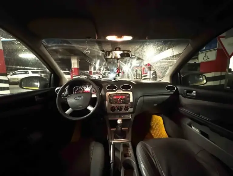 Автор: ford focus 2011г рестайлинг, на идеальном ходу, на кристально чистых документах, на 180 регионе тех осмотр пройден в этом году, сел поехал, оценка 350+, вин целый читается мотор 1.6 в отличном состоянии, работает ровно, тихо, масла расхода нет, не дымит, не протраивает коробка отлично все передачи переключает тормоза огонь электрика вся рабочая, печка, свет, дворники и остальное ходовка вся на месте, подвеска в хорошем состоянии, кочки кушает мягко все двери открываются закрываются. Кузов на фото. В целом, уверенная неприхотливая машина на каждый день, обслуживание копейки, ломаться нечему, безумно надёжный аппарат, сейчас в состоянии сел-поехал, всё работает как положено все документы на руках, юридически кристально чистый автомобиль без штрафов/ограничений/обременений, на учёте стоит, можно переоформить, вин целый читается. Цена 280 000 торг. Осмотр иловайск. По всем вопросам обращайтесь по телефону: +7 949 038-65-13 владимир. . ???наш телеграм канал [ бесплатн
📞 Звоните: +7(949)0386513 - фотография - 6