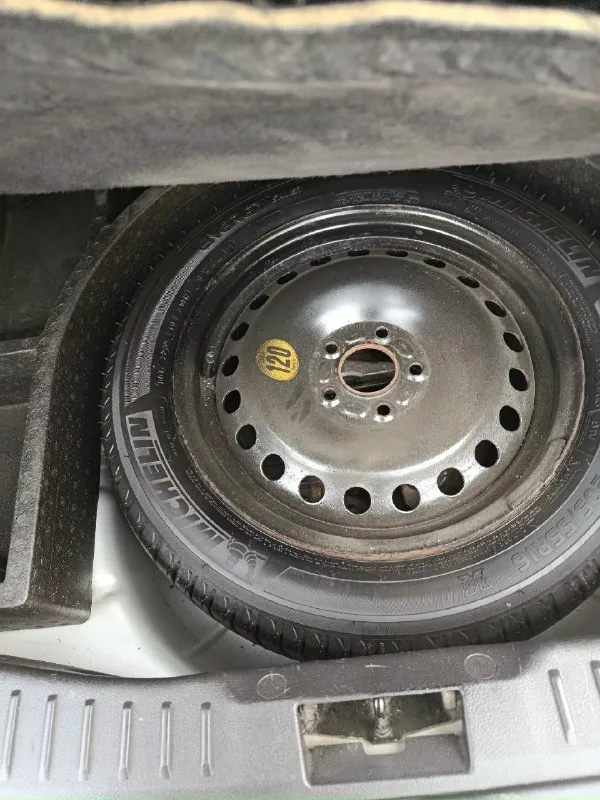 Продам ford фокус 2012 год 180000 т. Пробег родной. Коробка автомат. Мотор 1.6 работает ровно без нареканий. Максимальная комплектация. Вин номер всё читается хорошо подогрева климат итд всё работает каждая кнопка каждая функция. Расскажу всё по телефону писать много можно цена 870т. Р торг мин+79494495585
📞 Звоните: +7(949)4495585 - фотография - 8