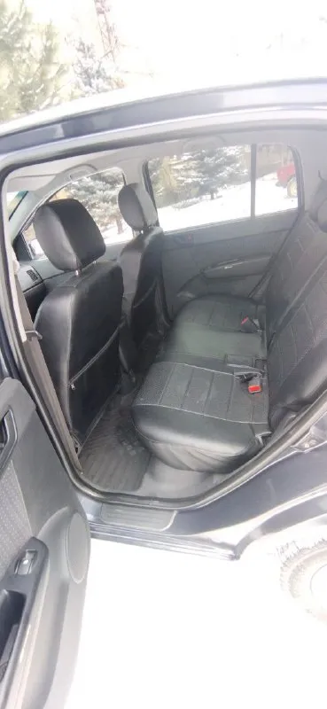 Автор: ‼️продам hyundai гетц hyundai getz‼️ ✅двигатель: 1.4 (97 л. С. ) / бензин ✅пробег: 202.000 км ✅кпп: автомат ✅комплектация: comfort ✅доп. Установки: зеркало заднего вида с видеорегистратором на голосовом управлении с камерой заднего вида, магнитола на андроиде 9 дюймов, новые чехлы в салон. ✅резина 2 комплекта ( зима: первый сезон. Лето: второй сезон. ) диски: титаны (осенью куплены( фото прикреплено) ✅вкратце о машине: 5-ти дверный хэтчбэк, машина шустрая, маневренная, приятно для долгой езды. По птс являюсь 3-м владельцем. Машина ухоженная, аварий нет, пробег не скручен, все проверки по вашему желанию. Удобна в не больших внешних габаритах, но достаточно места внутри. Расход в соотношении с мощностью и развитием скорости смешной. 💰💰цена данной красавицы: 685.000₽ + торг только для ‼️реального‼️ покупателя у капота находиться в днр г. Харцызск ✅по вопросам продажи и детальных подробностей писать в личные сообщения либо по номеру телефона +79495231743 или +7949393
📞 Звоните: +7(949)5231743 - фотография - 5