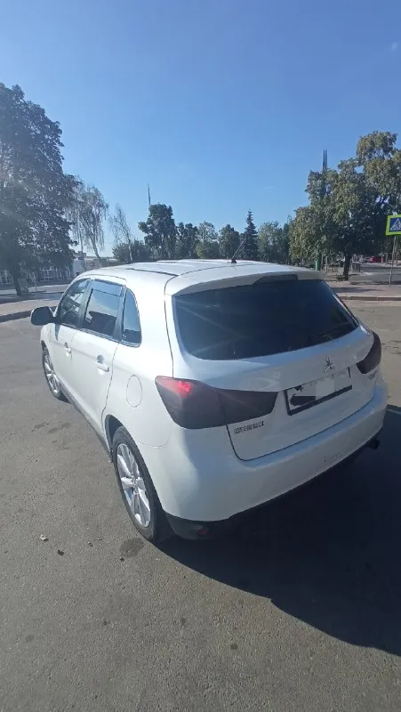 Mitsubishi outlander sport (asx) г. Луганск
2.0L 4wd ‼️2014 год.
Подключаемый полный привод
Двигатель 2.0, 150л. С
Кондиционер, птф, гур
Сигнализация с автозапуском
Подогрев зеркал
Курсовая устойчивость, круиз-контроль, abs, мультируль, камера заднего вида, управление на руле.
Салон в идеальном состоянии. Коврики delform(оригинальные также в наличии)
Технически исправный
Двигатель и коробка полностью обслужены(установлены оригинальные запчасти), пробег 165тыс. Миль
Зимня резина в комплекте
Масло менялось каждые 7 тыс. Км. ‼️ один хозяин по птс‼️
Безопасность в целости.
Всё работает.
+79591083015
📞 Звоните: +7(959)1083015 - фотография - 4