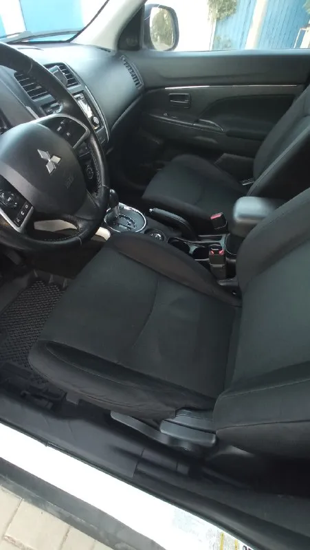 Mitsubishi outlander sport (asx) г. Луганск
2.0L 4wd ‼️2014 год.
Подключаемый полный привод
Двигатель 2.0, 150л. С
Кондиционер, птф, гур
Сигнализация с автозапуском
Подогрев зеркал
Курсовая устойчивость, круиз-контроль, abs, мультируль, камера заднего вида, управление на руле.
Салон в идеальном состоянии. Коврики delform(оригинальные также в наличии)
Технически исправный
Двигатель и коробка полностью обслужены(установлены оригинальные запчасти), пробег 165тыс. Миль
Зимня резина в комплекте
Масло менялось каждые 7 тыс. Км. ‼️ один хозяин по птс‼️
Безопасность в целости.
Всё работает.
+79591083015
📞 Звоните: +7(959)1083015 - фотография - 6