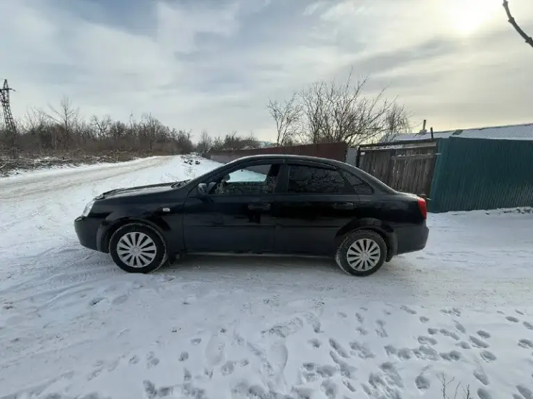 Продам chevrolet lacetti 2008 год. Мотор 1.6 автомат пробег 220 тыс. Автомобиль в хорошем состоянии. Вложений не требует. Ходовка сбитая, мотор, коробка в идеале. После большого т. О. Менялось все во время, денег не жалаелипо кузову без вложений. Красить варить не нужно. Кондиционер заправлен, холодит как положено, печка греет. Салон чистый и ухоженный. Любое оформление. Находится в городе макеевка, пос ханженково. Цена 575 тел +79496207943
📞 Звоните: +7(949)6207943 - фотография - 4