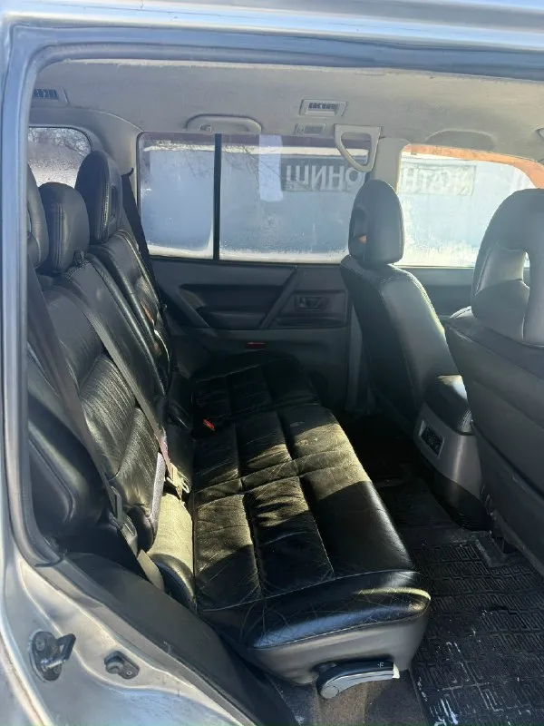 Продам mitsubishi pajero 2000г. Объем 3.5 коробка автомат год назад поставлен контрактный двигатель с японии с пробегом 62000км по приборке пробег 234896км по коробке в идеале, подключаемый полный привод. Салон приятный, печка дует всё работает моргает светит! Цена: 750000₽ возможен обмен по документам всё чисто находится в чернухино +79591103416(тг) +79496305723
📞 Звоните: +7(949)6305723 - фотография - 5
