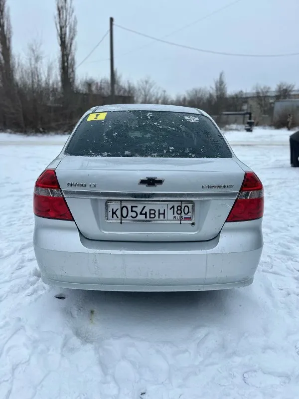 Личный chevrolet aveo lt 2008 г. В. В надежном состоянии!
✅ История: всего 2 владельца по птс, я — крайний. Личный автомобиль, куплен для семьи. Оригинальный пробег — 243 000 км.
✅ Выгода на заправке: установлено зарегистрированное (все отметки в птс/стс есть). Двигатель 1.6 литра (16 клапанов) работает ровно и стабильно
✅ Готов к любой погоде: полный комплект для комфорта: кондиционер (недавно заправлен, холодит отлично), подогрев зеркал, гур. И главное — два полных комплекта колес: зимняя резина на 15" дисках и летняя на 14".
✅ Безопасность и связь: установлена сигнализация sheriff  и  магнитола на android
Комплектация и состояние:
Комфорт: передние электростеклоподъемники, центральный замок.
· Салон: чистый и опрятный.
· Эксплуатация: автомобиль не новый, есть косяки и следы эксплуатации.
Оригинал птс, стс в наличии.
Контакт: +79495340045
Цена: 530 000 рублей. Торг возможен.
Автомобиль находится в макеевке( ханженково) все покажу, расскажу
📲 Tg: @laverochkin_mihail
📞 Звоните: +7(949)5340045 - фотография - 4