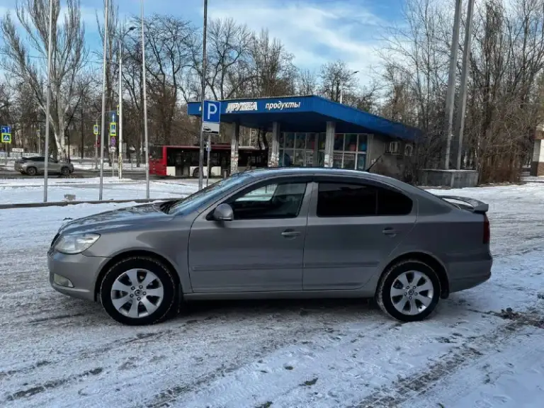 Продам skoda octavia a5
1.6 Mpi
Год выпуска 2010.
Состояние идеальное.
Сервисные книги.
2 Владельца
Вложений не требует!
Коробка без нареканий!
Все обслужено!
Любое оформление!
Электроника вся рабочая!
Кондер в том числе.
Салон не затертый
4 Стекла подъемника
Хорошая акустика.
Диски r16
Авто полностью обслужена.
Стекла все родные
Цена 815-000₽
+7-949-794-46-27
+7-949-339-39-59
Звоните в любое время
📲 Tg: евгений
📞 Звоните: +7(949)7944627 - фотография - 4
