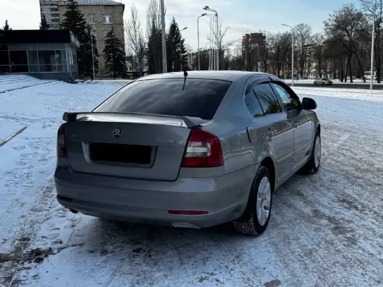 Продам skoda octavia a5
1.6 Mpi
Год выпуска 2010.
Состояние идеальное.
Сервисные книги.
2 Владельца
Вложений не требует!
Коробка без нареканий!
Все обслужено!
Любое оформление!
Электроника вся рабочая!
Кондер в том числе.
Салон не затертый
4 Стекла подъемника
Хорошая акустика.
Диски r16
Авто полностью обслужена.
Стекла все родные
Цена 815-000₽
+7-949-794-46-27
+7-949-339-39-59
Звоните в любое время
📲 Tg: евгений
📞 Звоните: +7(949)7944627 - фотография - 9