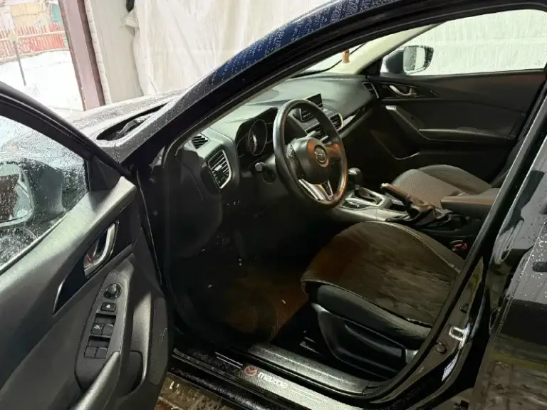 Mazda 3 (bm) 2013 года выпуска (куплена в 2014) двигатель - 1.6 at владельцы - 2 физ. Лица за все время родной пробег - 144.000 км автомобиль в заводском окрасе техника в идеальном состоянии. Ходовая без стуков и всего прочего, мотор на отлично, коробка работает шикарно. Заказ наряды на обслуживание имеются. Стоит сигнализация starline s96v2 c gps с автозапуском и приложением на телефоне, с возможностью удаленно заводить, глушить, открывать и тд. Стоит хорошая музыка, устанавливали в студии звука «медведь» с подключением сабвуфера и доп динамиков в штатные места. +7(949)380-42-08 цена: 1.200.000₽
📞 Звоните: +7(949)3804208 - фотография - 7