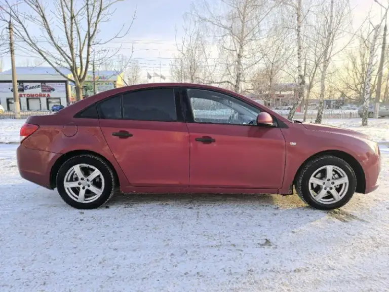 Chevrolet cruze 1.6 2010 🚘 530.000₽💰
- Двигатель f16d3. Мкпп
- Пробег 207862
- Есть моменты по лкп (видно по фото)
- На ходу каждый день.
- 10 Тыс. Назад была замена грм с помпой.
- Новые передние, задние стойки, сайлентблоки рычагов, троса ручника.
- Android магнитола, камера заднего вида, wi-fi, bluetooth, aux, 2 слота под сим-карты, навигация.
- Доки в порядке собственник.
+79495032393 Или tg
Осмотр макеевка.
Торг у капота. - фотография - 6