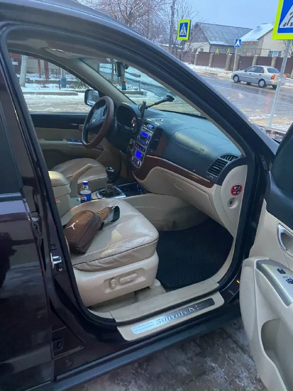 Продам hyundai санта фе 2 2008года дорест (7 мест) мотор2.7 механика, полный привод стоит газ евро 4 вписан в техпаспорт вместе с фаркопом срочная продажа от собственника звоните по всем существующим вопросам+79494574041
📞 Звоните: +7(949)4574041 - фотография - 9