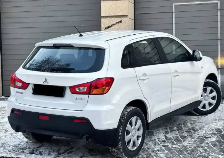 Mitsubishi asx рейсталенг
Год выпуска:2013
Объём :1.6.л. С-117
Кпп механическая
Родной пробег:127.000 км
Один собственник

Авто в родном окрасе, без дтп
Состояние кузова абсолютно без нюансов
Максимально комфортабельный и вместительный салон!
История автомобиля прозрачна и чиста
Куплена для себя и обслуживалась всегда у официального дилера
Технически авто без вложений
Недавно проведено полное то
Автомобиль обслуживался всегда по регламенту, готов на любые проверки!

Комплектация:
Бортовой компьютер,
Подогрев сидений,4 стеклоподъемника, кондиционер, электро зеркала, противотуманные фары, подогрев стекл, электро зеркала,
Abs esp, aux bluetooth, так же много прочего для комфортного вождения

По документам любой вид оформление
Продажа от собственника!

Цена 1.015.000 руб торг

+7(949)-051-41-89

Г. Донецк - фотография - 4