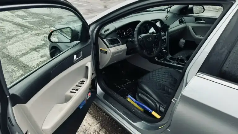 Автор: 🚀 покоритель дорог: hyundai sonata 2014 года выпуска. Главные козыри: ✔ хорошая история: один хозяин с момента покупки, все то по регламенту. Чеки о проведенных работах на руках. ✔ идеальное техническое состояние: двигатель и коробка передач работают безупречно, как часы. Никаких проблем. ✔ безаварийная красота: лкп в хорошем состоянии, без скрытых повреждений и ржавчины. Салон чистый, ухоженный, без потертостей и запахов. ✔ комплектация: кондиционер, обогрев боковых зеркал, мультимедиа с apple carplay/android auto, камера заднего вида, датчики давления шин. · год выпуска: конец 2014 года · пробег: 121 тыс миль · двигатель: 2.4 л (188 л. С. ), бензин · кпп: автомат · привод: передний · цвет: серый хамелеон · цена: 1 650 000 руб. (торг только при осмотре уместен). Жду вашего звонка! Серьезным покупателям — осмотр на любом сто по вашему желанию. Номер для связи +79493254376 ( телеграм, феникс). . ???наш телеграм канал [ бесплатное размещение за репост??? Правила соо
📞 Звоните: +7(949)3254376 - фотография - 5
