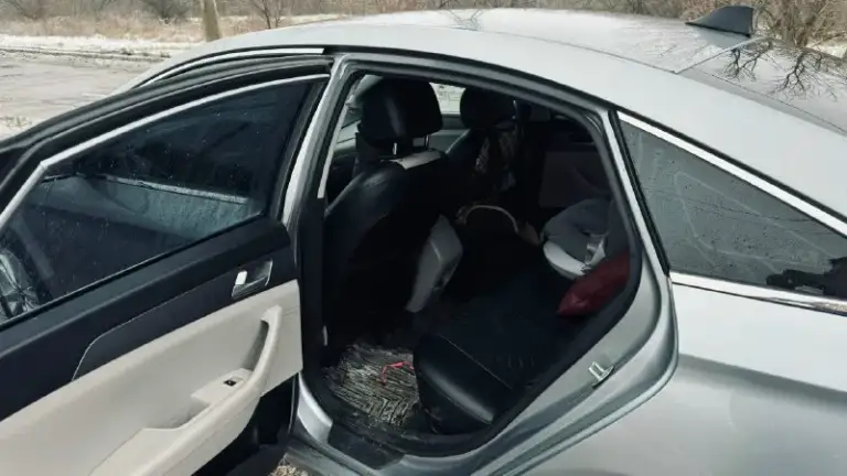 Автор: 🚀 покоритель дорог: hyundai sonata 2014 года выпуска. Главные козыри: ✔ хорошая история: один хозяин с момента покупки, все то по регламенту. Чеки о проведенных работах на руках. ✔ идеальное техническое состояние: двигатель и коробка передач работают безупречно, как часы. Никаких проблем. ✔ безаварийная красота: лкп в хорошем состоянии, без скрытых повреждений и ржавчины. Салон чистый, ухоженный, без потертостей и запахов. ✔ комплектация: кондиционер, обогрев боковых зеркал, мультимедиа с apple carplay/android auto, камера заднего вида, датчики давления шин. · год выпуска: конец 2014 года · пробег: 121 тыс миль · двигатель: 2.4 л (188 л. С. ), бензин · кпп: автомат · привод: передний · цвет: серый хамелеон · цена: 1 650 000 руб. (торг только при осмотре уместен). Жду вашего звонка! Серьезным покупателям — осмотр на любом сто по вашему желанию. Номер для связи +79493254376 ( телеграм, феникс). . ???наш телеграм канал [ бесплатное размещение за репост??? Правила соо
📞 Звоните: +7(949)3254376 - фотография - 6