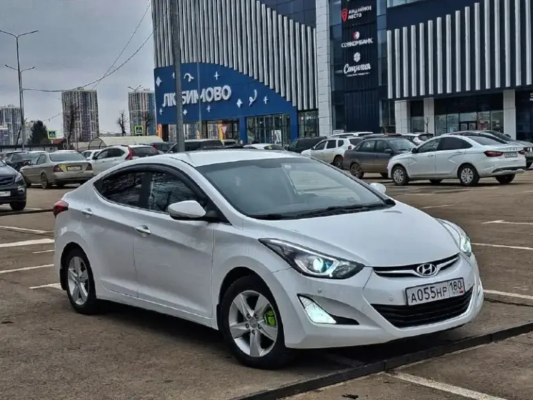 ✅Автомобиль: hyundai elantra md
✅Год: 2015
✅Пробег: 191000
✅Объем:1.8
✅Цена: 1360000
✅Контакты: 79895241031
✅Фотографии:
Hyundai elantra 5md restyling лучшая из elantr.
Год 2015, первая регистрация 2016.
1.8 / 149 Л.  
Читаем внимательно пожалуйста почему такая цена.
Комплектация :
Полный электро пакет.
Электро складывания зеркал боковых.
Мультируль.
Датчик света.
Датчик дождя.
Подогрев руля.
Круиз контроль.
Климат контроль.
Подогрев сидений.
Камера заднего вида.
Парктроники передний.
Парктроник задний. ◀️
Видео регистратор.
В фарах ходовые огни (штатные)
Фары отполированы ✅ в защитной плёнке ⚠️
Доп защитная сетка в решетки бампера.
Шумка арок.
Магнитола штатная с навигацией.
Динамика не штатные играют очень хорошо и чисто.
2 Комплекта ковриков, лето ткань, зима - резина.
В фарах и туманках очень хороший свет стоит.  
Два комплекта резины зима/лето
Защита двигателя.
Два ключа.  
Автомобиль всю свою жизнь живет в краснодарском крае. Ржавчины и намека нет. Как выехал с
📞 Звоните: +7(989)5241031 - фотография - 1
