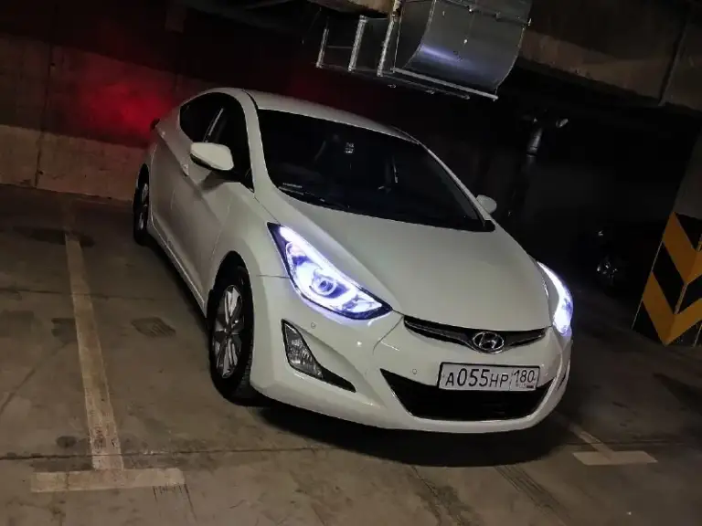 ✅Автомобиль: hyundai elantra md
✅Год: 2015
✅Пробег: 191000
✅Объем:1.8
✅Цена: 1360000
✅Контакты: 79895241031
✅Фотографии:
Hyundai elantra 5md restyling лучшая из elantr.
Год 2015, первая регистрация 2016.
1.8 / 149 Л.  
Читаем внимательно пожалуйста почему такая цена.
Комплектация :
Полный электро пакет.
Электро складывания зеркал боковых.
Мультируль.
Датчик света.
Датчик дождя.
Подогрев руля.
Круиз контроль.
Климат контроль.
Подогрев сидений.
Камера заднего вида.
Парктроники передний.
Парктроник задний. ◀️
Видео регистратор.
В фарах ходовые огни (штатные)
Фары отполированы ✅ в защитной плёнке ⚠️
Доп защитная сетка в решетки бампера.
Шумка арок.
Магнитола штатная с навигацией.
Динамика не штатные играют очень хорошо и чисто.
2 Комплекта ковриков, лето ткань, зима - резина.
В фарах и туманках очень хороший свет стоит.  
Два комплекта резины зима/лето
Защита двигателя.
Два ключа.  
Автомобиль всю свою жизнь живет в краснодарском крае. Ржавчины и намека нет. Как выехал с
📞 Звоните: +7(989)5241031 - фотография - 4