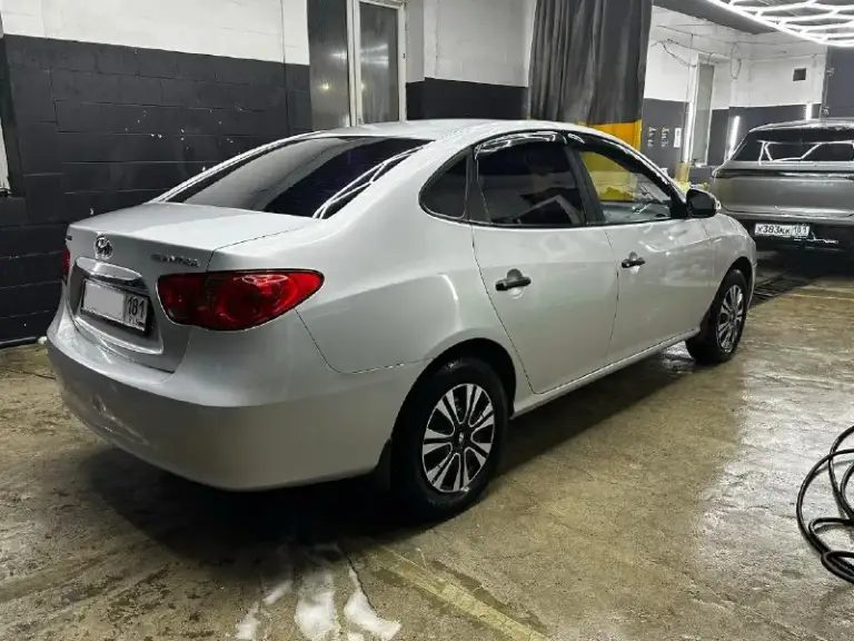 Hyundai elantra hd 2011 года
Автомобиль в хорошем техническом состоянии.
Один хозяин, вся в родном окрасе, пробег 205.000км родного!
Комплектация:
-Кондиционер (обслужен недавно);
-Подогревы сидений;
-Установлена мультимедийная система (android) с bluetooth, навигацией и т. Д. ;
-Музыка по штату с пищалками;
-Удобные сидения с поддержкой;
-4 Стеклоподъёмника, электро регулировка зеркал;
-Эур, abs и т. Д.
Двигатель 1.6 (122лс. ), цепной! Очень простой и надежный. Масла не расходует, едет бодро. Коробка полноценный автомат, поменяна 2 тыс. Км назад на совершенно новую, еще 6 месяцев на гарантии! Не путать с контрактной!
Имеется два комплекта колес зима и лето(на дисках) в хорошем состоянии.
Фары и кузовные детали все в родне, имеется притёртость на заднем левом крыле, на ход не влияет. На протяжении всей эксплуатации сиденья находились в чехлах.
Машина семейная, за последнее время была перебрана задняя ходовая часть, а именно замена всех сайлентблоков, обслужен кондиционер
📞 Звоните: +7(959)1912709 - фотография - 3
