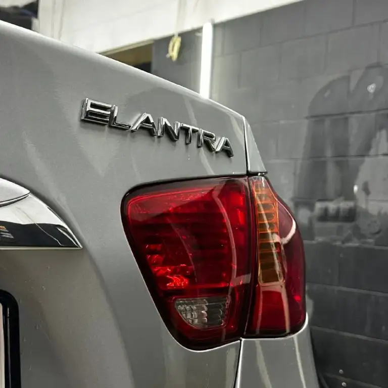 Hyundai elantra hd 2011 года
Автомобиль в хорошем техническом состоянии.
Один хозяин, вся в родном окрасе, пробег 205.000км родного!
Комплектация:
-Кондиционер (обслужен недавно);
-Подогревы сидений;
-Установлена мультимедийная система (android) с bluetooth, навигацией и т. Д. ;
-Музыка по штату с пищалками;
-Удобные сидения с поддержкой;
-4 Стеклоподъёмника, электро регулировка зеркал;
-Эур, abs и т. Д.
Двигатель 1.6 (122лс. ), цепной! Очень простой и надежный. Масла не расходует, едет бодро. Коробка полноценный автомат, поменяна 2 тыс. Км назад на совершенно новую, еще 6 месяцев на гарантии! Не путать с контрактной!
Имеется два комплекта колес зима и лето(на дисках) в хорошем состоянии.
Фары и кузовные детали все в родне, имеется притёртость на заднем левом крыле, на ход не влияет. На протяжении всей эксплуатации сиденья находились в чехлах.
Машина семейная, за последнее время была перебрана задняя ходовая часть, а именно замена всех сайлентблоков, обслужен кондиционер
📞 Звоните: +7(959)1912709 - фотография - 4