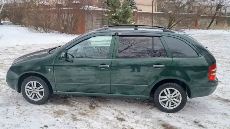 Skoda fabia 2004г. В хорошем состоянии. 1,4л. 225000т. Км. Едет бодро, не дымит. По ходовой в порядке. Новый радиатор. Перебрана рулевая рейка. Кондицинер работает, новый испаритель. Потолок перетянут. Андроид магнитола. Музыка новая. Двигатель работает ровно, тянет отлично. Коробка мягкая, не выбивает. Два комплекта резины. Два комплекта дисков (литье и железо). Чистая, опрятная. В машине не курили. Езжу каждый день. Документы на меня. Оформление в мрэо без проблем. 530000р. Торг у капота. +79498618265
📞 Звоните: +7(949)8618265 - фотография - 5
