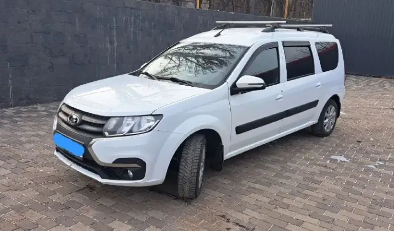 Продам лада ларгус 2022 год кондиционер музыка автозапуск камера заднего вида подогрев сидений мульти руль круиз контроль 2 ключа я хозяин оформлен автомобиль на мне пробег 130 тысяч цена 1🍋200 торг возможен обмен +79494407569 - фотография - 4
