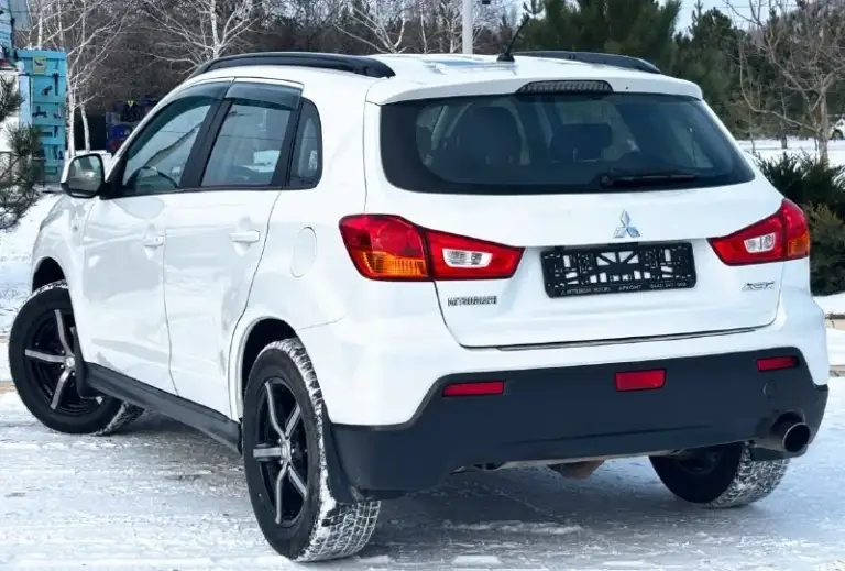 Продам mitsubishi asx,  
2011 Года выпуска, объём двигателя 1.6 117 л. С, 184.000 пробега родной!, коробка механика(самая надёжная связка в линейке), 2 хозяин.

Автомобиль в идеальном состоянии как внешне так и техническом состоянии, без вложений от слова совсем!, по кузову рыжиков, и вздутий нет, мотор коробка 5+, машина полностью обслужена от а до я, ходовая часть, масла, фильтра, недавно были обслужены, салон в превосходном виде, работает по авто абсолютно все работает.

Комплектация: бортовой компьютер, подогрев сидений, кондиционер, электро зеркала, мультимедиа даработнная с хорошим звуком, камера заднего вида, 4 эл-стекподъемника, обогрев заднего стекла, обогрев зеркал, складывание зеркал, складывание сидений, комфортный багажник, имеется абсолютно все для комфортного вождения.

Очень надёжный японский красовер, комфортабельный и вместительный, по документам чистый, любой вид оформления.

По запросу скину видео обзор.

Цена 1.030.000

+7949564-47-36
+7(949)693-58-50 - фотография - 3