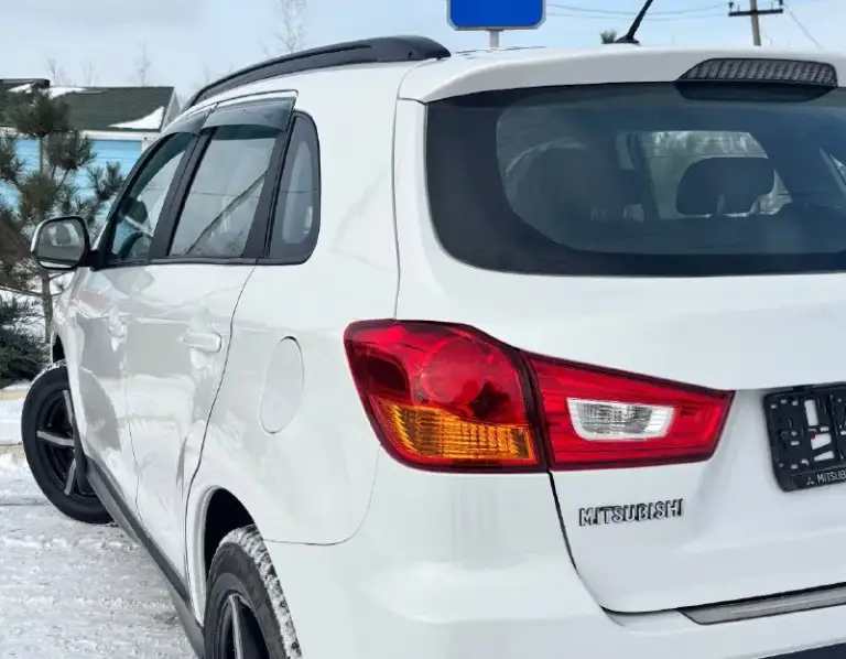 Продам mitsubishi asx,  
2011 Года выпуска, объём двигателя 1.6 117 л. С, 184.000 пробега родной!, коробка механика(самая надёжная связка в линейке), 2 хозяин.

Автомобиль в идеальном состоянии как внешне так и техническом состоянии, без вложений от слова совсем!, по кузову рыжиков, и вздутий нет, мотор коробка 5+, машина полностью обслужена от а до я, ходовая часть, масла, фильтра, недавно были обслужены, салон в превосходном виде, работает по авто абсолютно все работает.

Комплектация: бортовой компьютер, подогрев сидений, кондиционер, электро зеркала, мультимедиа даработнная с хорошим звуком, камера заднего вида, 4 эл-стекподъемника, обогрев заднего стекла, обогрев зеркал, складывание зеркал, складывание сидений, комфортный багажник, имеется абсолютно все для комфортного вождения.

Очень надёжный японский красовер, комфортабельный и вместительный, по документам чистый, любой вид оформления.

По запросу скину видео обзор.

Цена 1.030.000

+7949564-47-36
+7(949)693-58-50 - фотография - 5