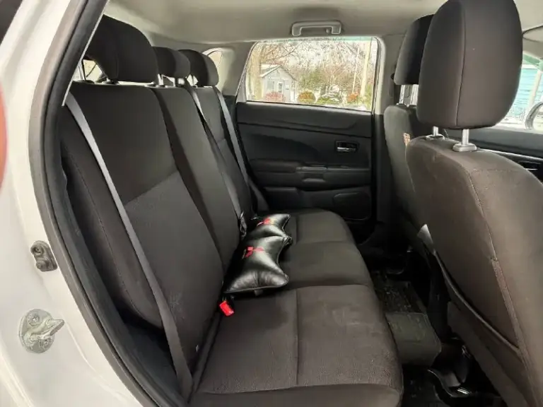 Продам mitsubishi asx,  
2011 Года выпуска, объём двигателя 1.6 117 л. С, 184.000 пробега родной!, коробка механика(самая надёжная связка в линейке), 2 хозяин.

Автомобиль в идеальном состоянии как внешне так и техническом состоянии, без вложений от слова совсем!, по кузову рыжиков, и вздутий нет, мотор коробка 5+, машина полностью обслужена от а до я, ходовая часть, масла, фильтра, недавно были обслужены, салон в превосходном виде, работает по авто абсолютно все работает.

Комплектация: бортовой компьютер, подогрев сидений, кондиционер, электро зеркала, мультимедиа даработнная с хорошим звуком, камера заднего вида, 4 эл-стекподъемника, обогрев заднего стекла, обогрев зеркал, складывание зеркал, складывание сидений, комфортный багажник, имеется абсолютно все для комфортного вождения.

Очень надёжный японский красовер, комфортабельный и вместительный, по документам чистый, любой вид оформления.

По запросу скину видео обзор.

Цена 1.030.000

+7949564-47-36
+7(949)693-58-50 - фотография - 9