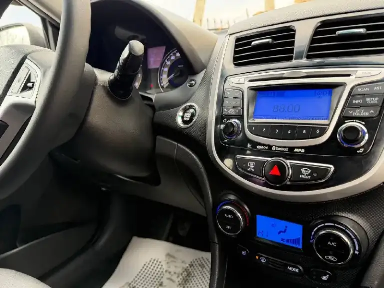 Продам hyundai solaris
2012 Года
Пробег 165.000 родной, готов на любые проверки !
1.6 Механика
Состояния нового автомобиля
Гаражная хранение
Без дтп
В родном окрасе
За машиной ухаживали, салон чистый не прокурен, каждые 6-7 тысяч проходила полное обслуживания
За состояния авто не стыдно

Полная комплектация : климат контроль, старт стоп, без ключевой доступ, парктроники, подогрев сидений, мульти руль, bluetooth, сигнализация, в машине есть абсолютно всё для удобства

Цена 840.000
+79495278015 - фотография - 6