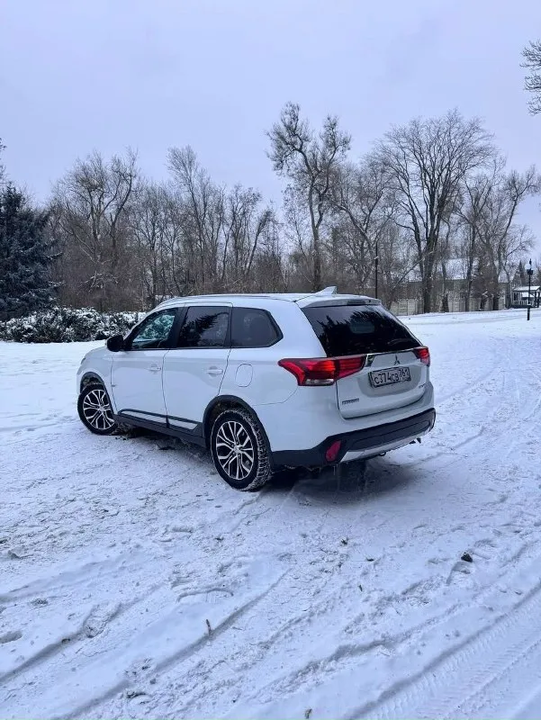 Продаю отличный японский кроссовер mitsubishi outlander, 3 рестайлинг. Автомобиль очень надёжный, вместительный, комфортный, идеален для семьи с детьми и для дальних путешествий. За время эксплуатации 2 собственника, в дтп не участвовал. Весь в родном окрасе, кроме заднего крыла, была небольшая притертость. За машиной ухаживал, масло в двигателе менял каждые 8 тыс, в вариаторе каждые 40тыс. Запчасти оригинал или очень хороший аналог! Состояние кузова, салона, двигателя, акпп, полного привода - всё в идеале! В машине есть всё для комфортной езды: полный привод с блокировкой, круиз контроль, климат контроль, кожаный салон, камера заднего вида, датчики света и дождя. Документы кристально чистые, птс оригинал. Вообщем хорошая машина без подводных камней. Звоните, пишите. Рассмотрю обмен на другой автомобиль. Донецк макеевка цена 2 250 000р +7949 639 50 32 андрей
📞 Звоните: +7(949)6395032 - фотография - 4