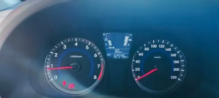 💶 Цена: 1200000📮 город: горловка🚘 марка / модель: hyundai accent📅 год выпуска: 2012📊 пробег: 32 554⛽️ двигатель (тип, объем, мощность):1.4 (цепь)✅ vin код: z94ct41cacr138233🔧 тип кпп: механика👨‍⚖️ владельцев в птс: 1 владелец⏳ срок владения: с 2012 года📝 описание: hyundai accent 2012 г. 1.4 объем. Цепной двигатель. Пробег 32 546 км. Машина полностью обслужена и в родной окраске. Не одной царапины. Резина лето (новое) на титанах. Зима на железяках. Мультируль, магнитола 10 дюймов. Гаражное хранение, идеальное состояние гарантирую!!!собственник. 180 регион с продажей не спешу. Возможен торг, торгуюсь у капота. Обмен не интересует по запросу кину видео☎️ контактный телефон: +79493363080
📞 Звоните: +7(949)3363080 - фотография - 4