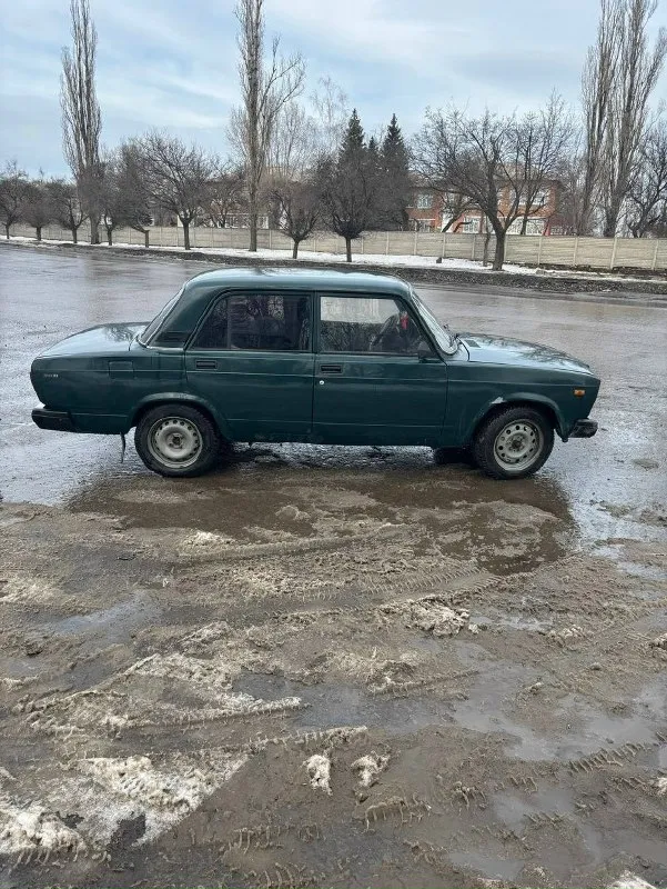 Продам ваз 2107 я собственник учёт 180 регион год: 2007 инжектор мотор: нива 1.7 после капиталки проехал 4 тыщи едет очень бодро ходовая: на 4 не стучит но нужно прокачать тормоза коробка: 5 ступка без хруста салон опрятный - везде чехлы, руль приора, 2 передних эл. Стеклоподьем, багажник в шумке, резина зима р14 на новых штампах музыка простая но нужна магнитола электрика: на 4 нужно по мелочи подделать на езду не влияет по кузову все хорошо только правая арка, видно на фото машиной владею пол года за это время много чего поменял машина требует небольших вложений + отдам усилиную ходовку: рычаги, тяги, задние стопы в стиле audi и тд. Цена: 140 тел +794940404701 телеграмм +79494854748 енакиево
📞 Звоните: +7(949)4040470 - фотография - 5